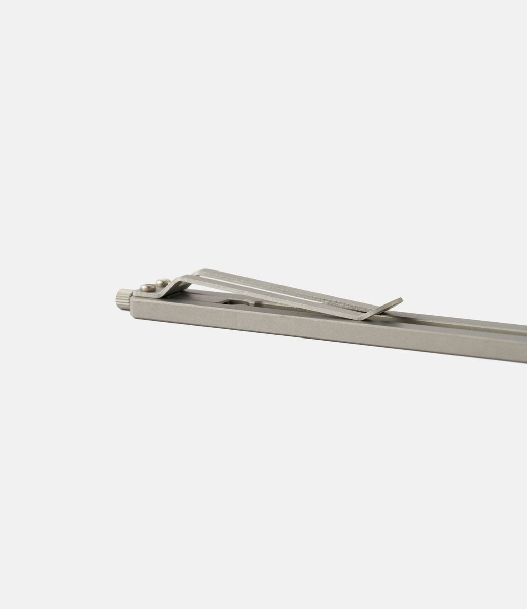 CW&T Pencil Type-C Titanium — механический карандаш-закладка из титана