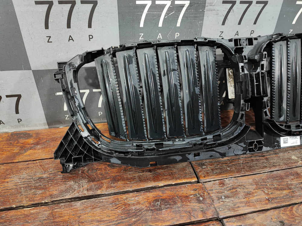 Решетка радиатора BMW X3 (G01) 17-21 Б/У Оригинал 51137497227