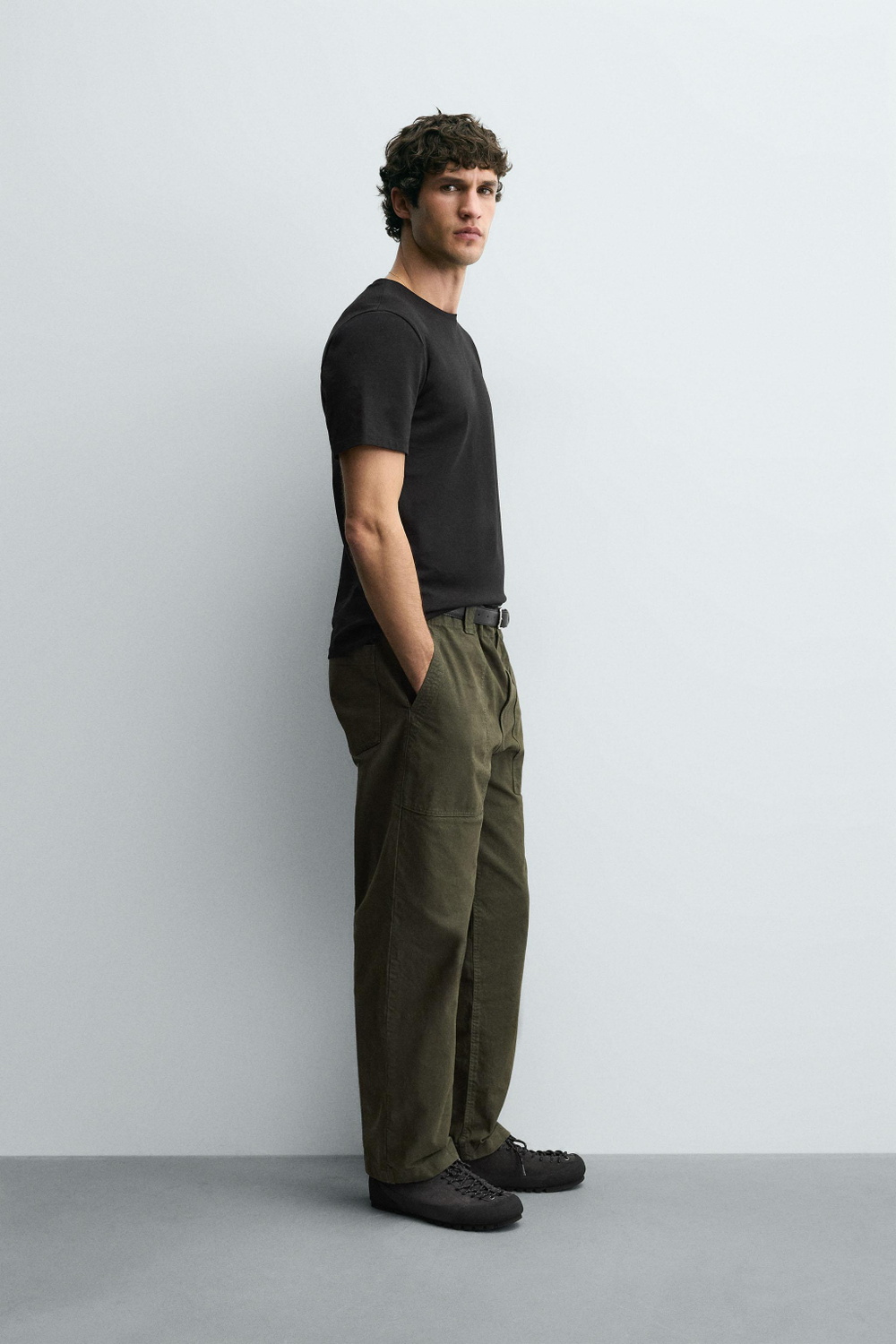 БАЗОВАЯ ФУТБОЛКА SLIM FIT /01 — ZARA