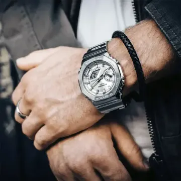 Наручные часы Casio G-Shock GM-2110D-7AER