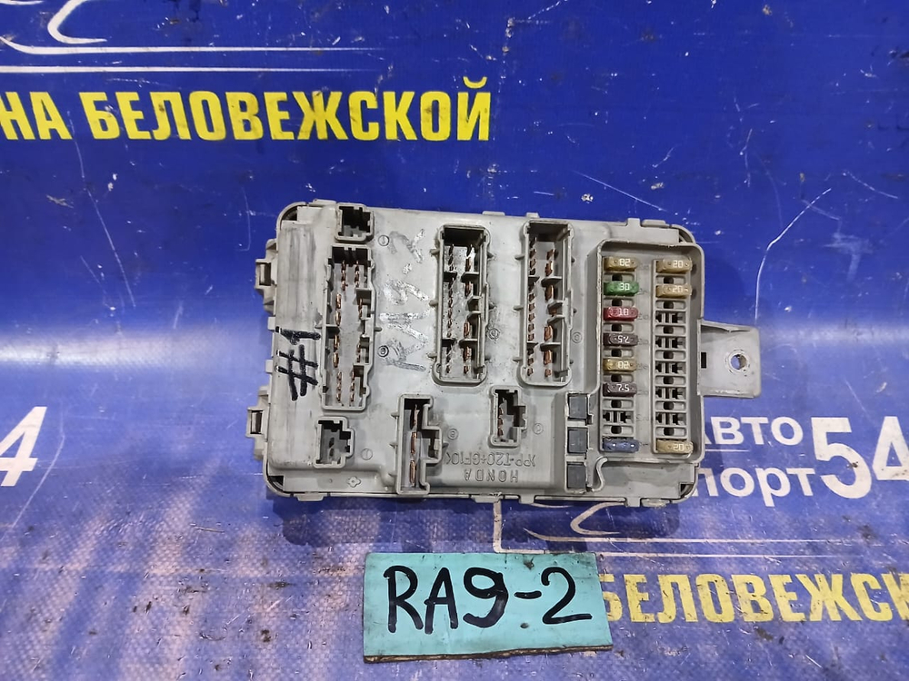Блок предохранителей салонный Honda ODYSSEY 2002