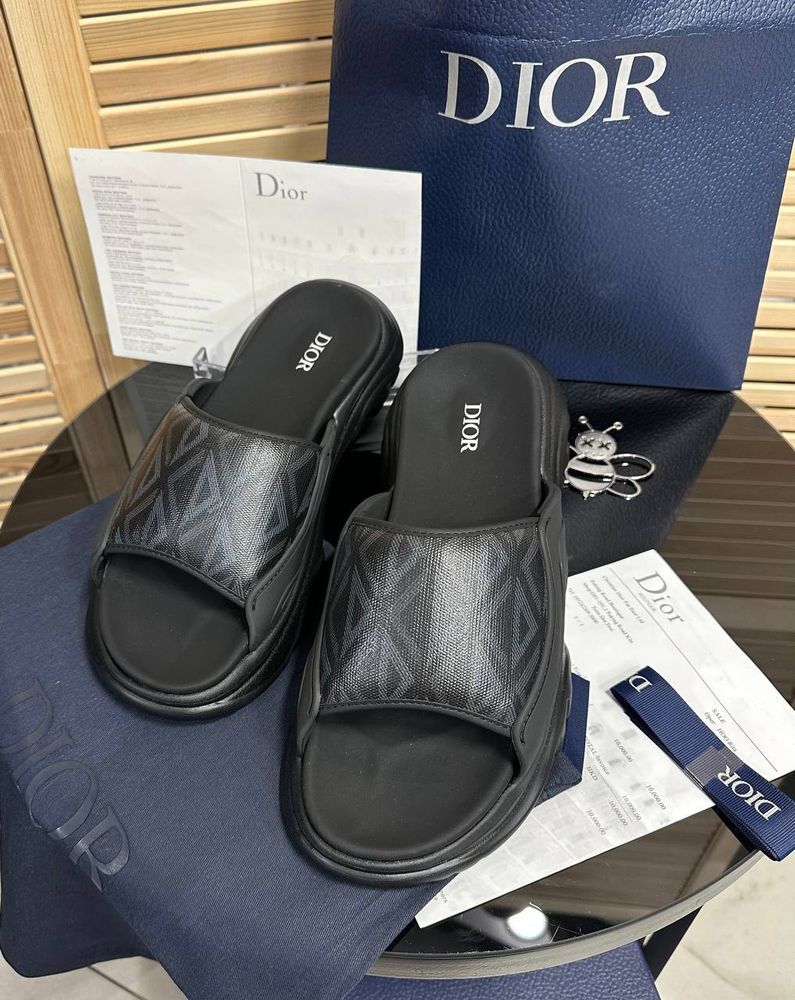 Прогулочный костюм Christian Dior