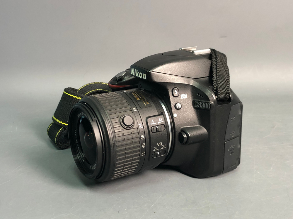 Nikon D3300 kit 18-55 7.700 кадров