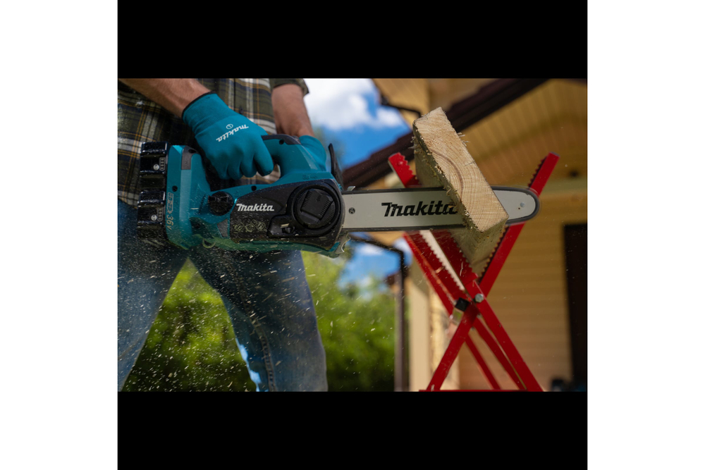 Аккумуляторная цепная пила Makita LXT DUC302RF2