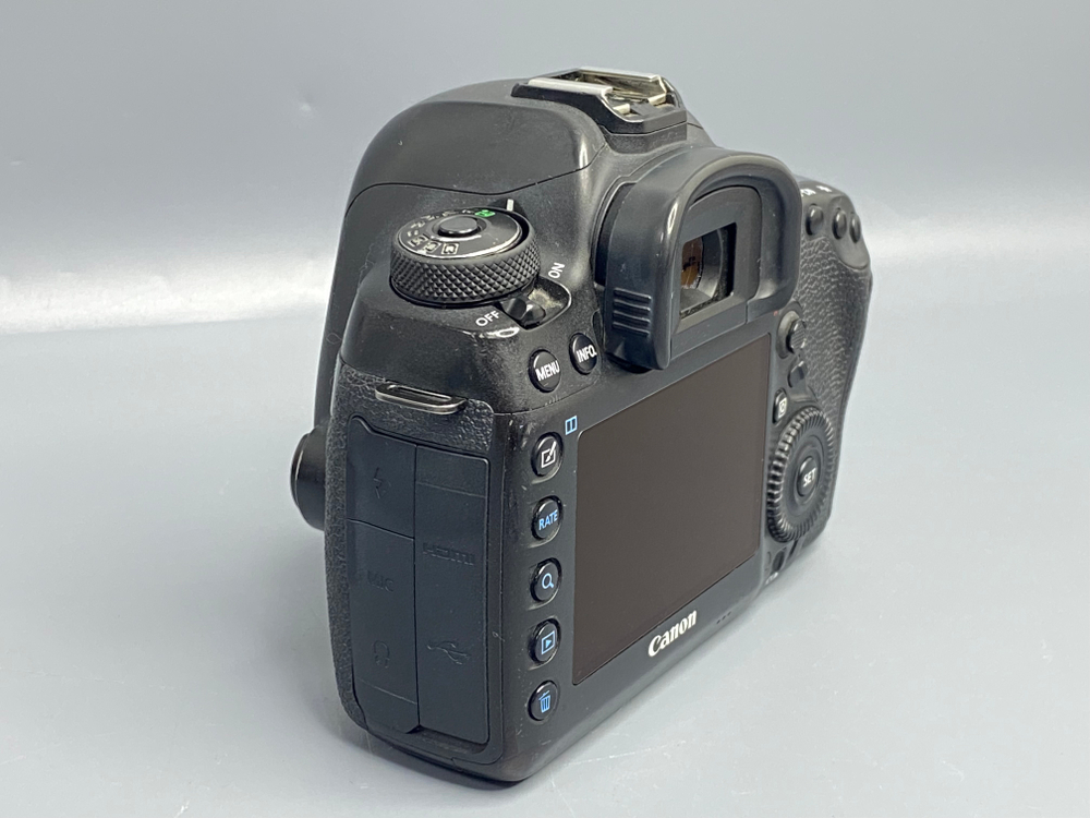 Canon EOS 5D Mark IV — При выходе из режима Live View выдает ошибку "Err20".