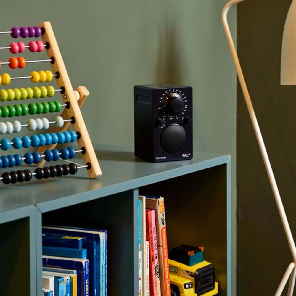 Tivoli PAL BT Черный [Black] — портативный радиоприемник с Bluetooth