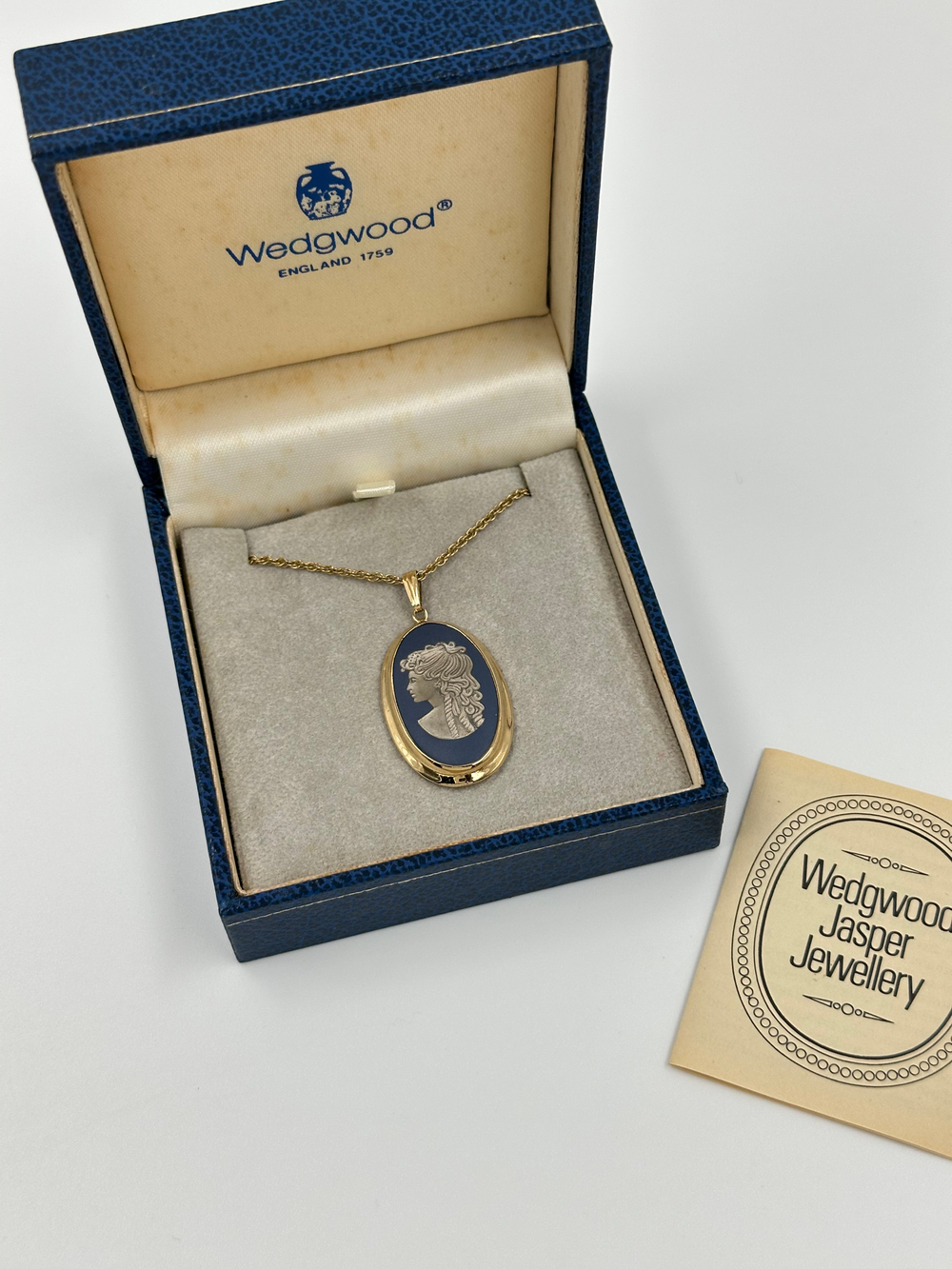 Кулон Wedgwood тёмно-синий