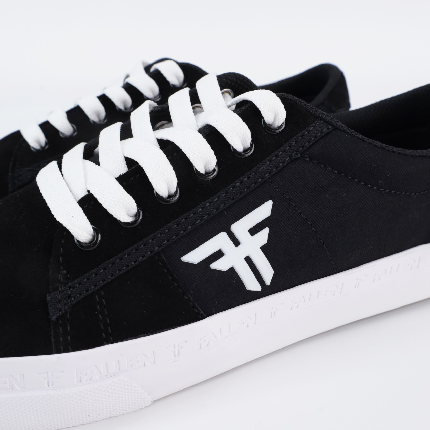 Fallen Bomber (black/white) артикул:FMG1ZA04 - купить в магазине Дайс
