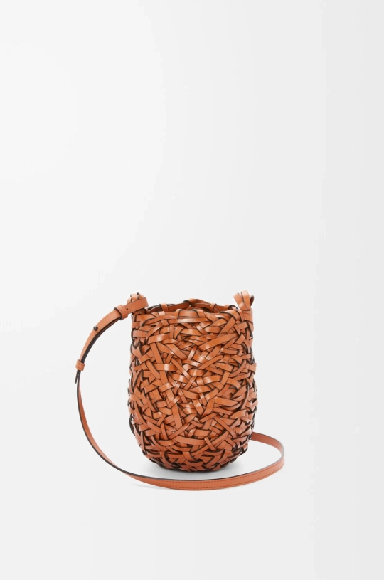Loewe Маленькая сумка Nest Basket из телячьей кожи, коричневый