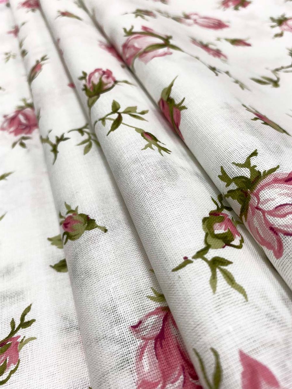Простынь на резинке перкаль Сказка "Розовые бутоны" 120x200 см