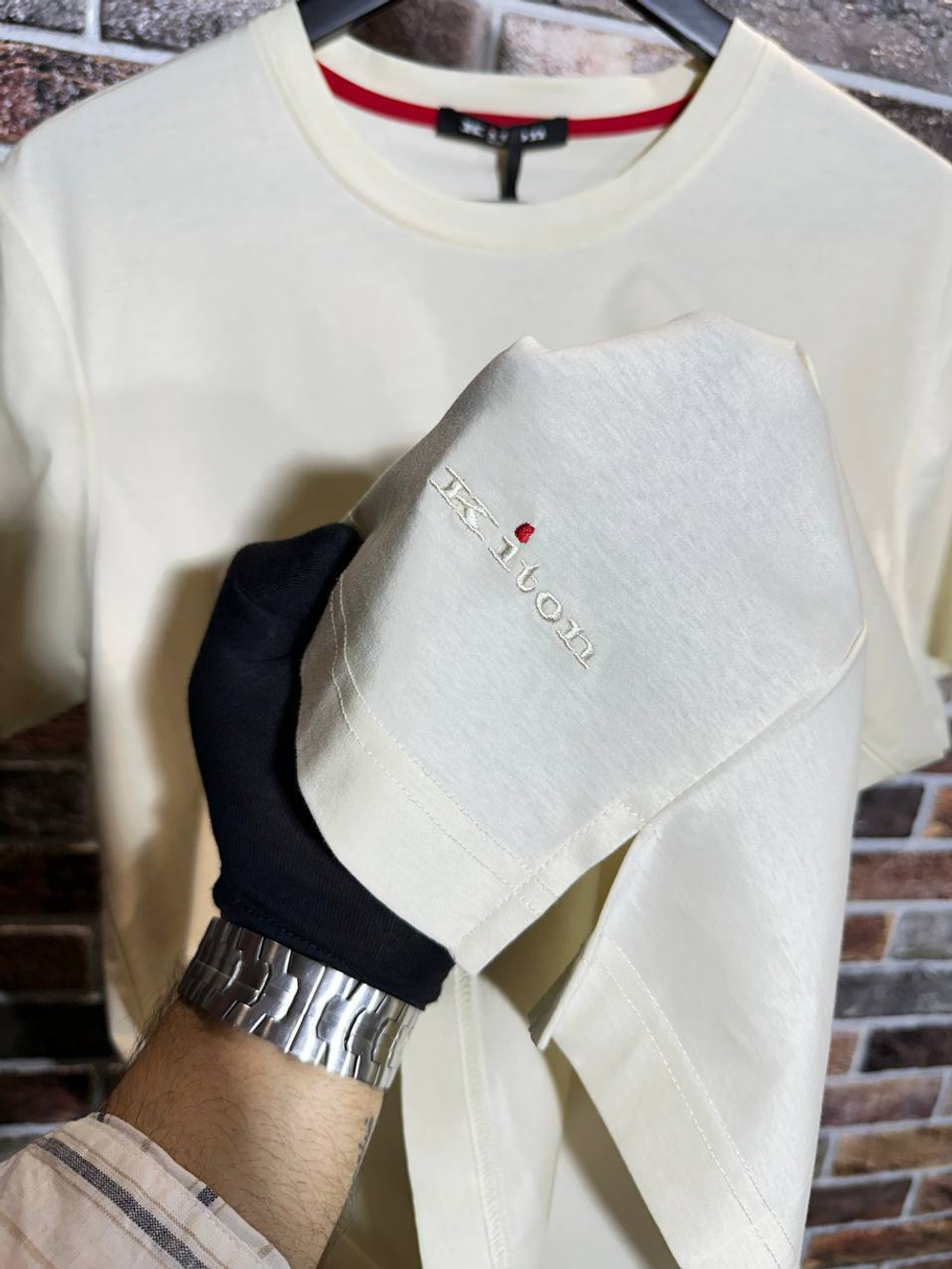 Футболка Kiton