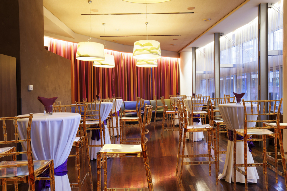 Стул прозрачный барный Siesta Contract Chiavari Bar 75, янтарный