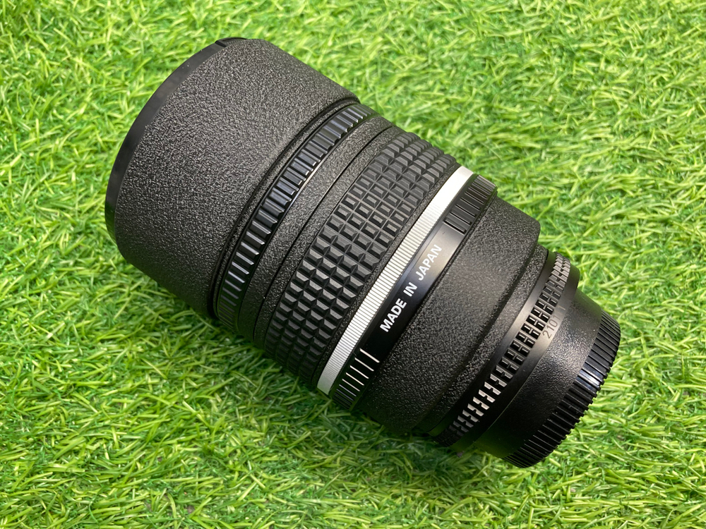 Nikon 105mm 2D AF DC-Nikkor