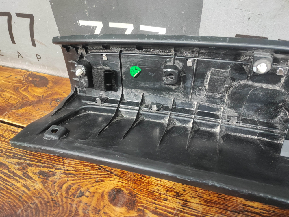 Кожух замка багажника Geely Tugella 19-нв Б/У Оригинал 6059057700
