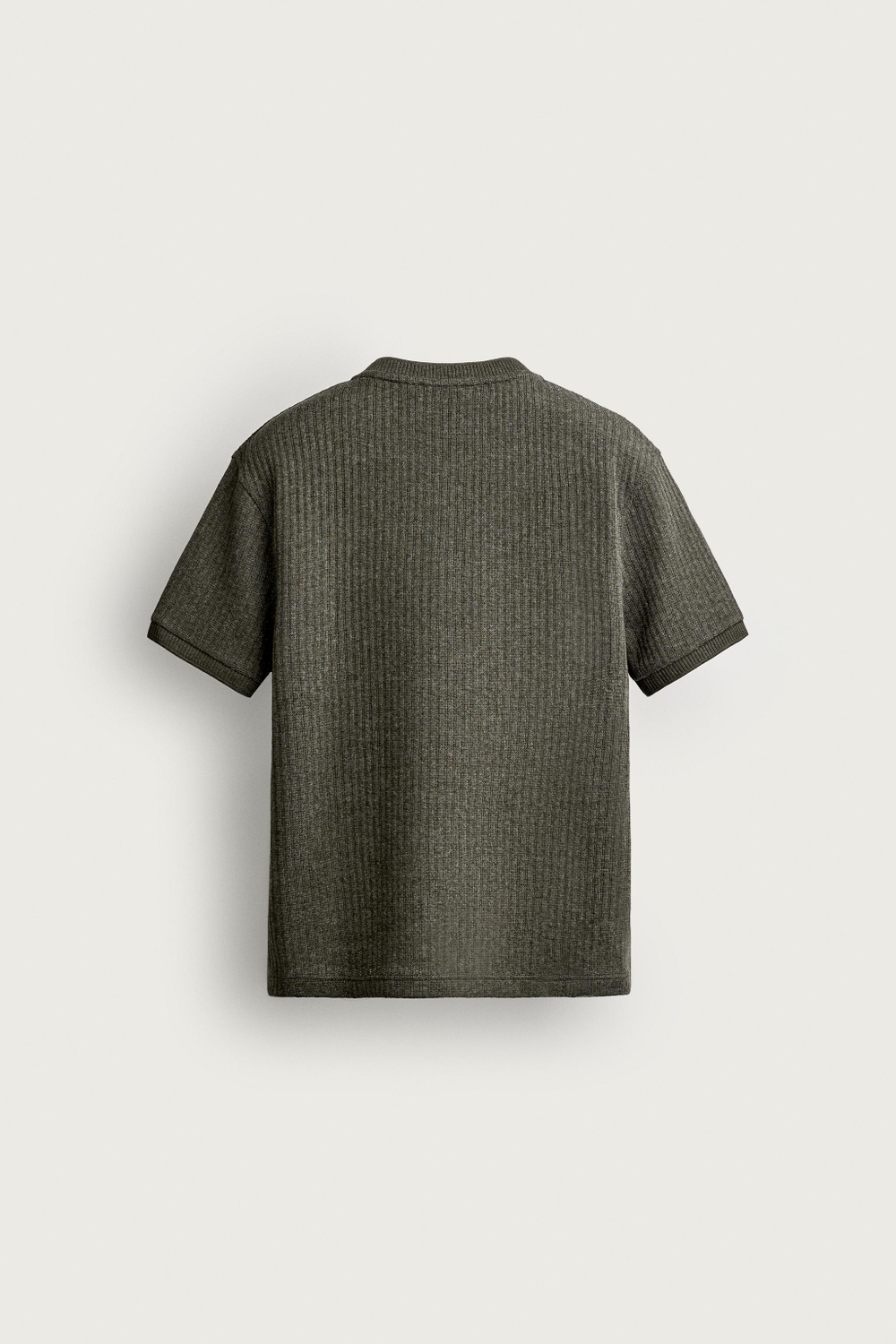 ТРИКОТАЖНАЯ ФУТБОЛКА С ВОРОТНИКОМ НА ПУГОВИЦАХ — ZARA · 6462/420