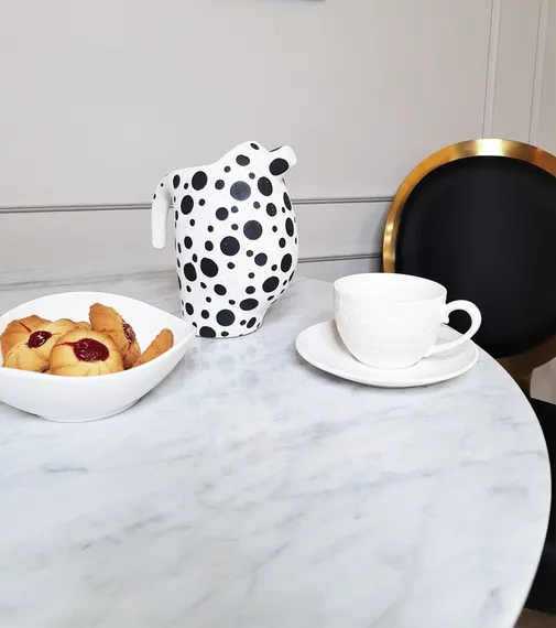 Стол Tulip Marble, Ø80 см, белый мрамор на золотой ножке