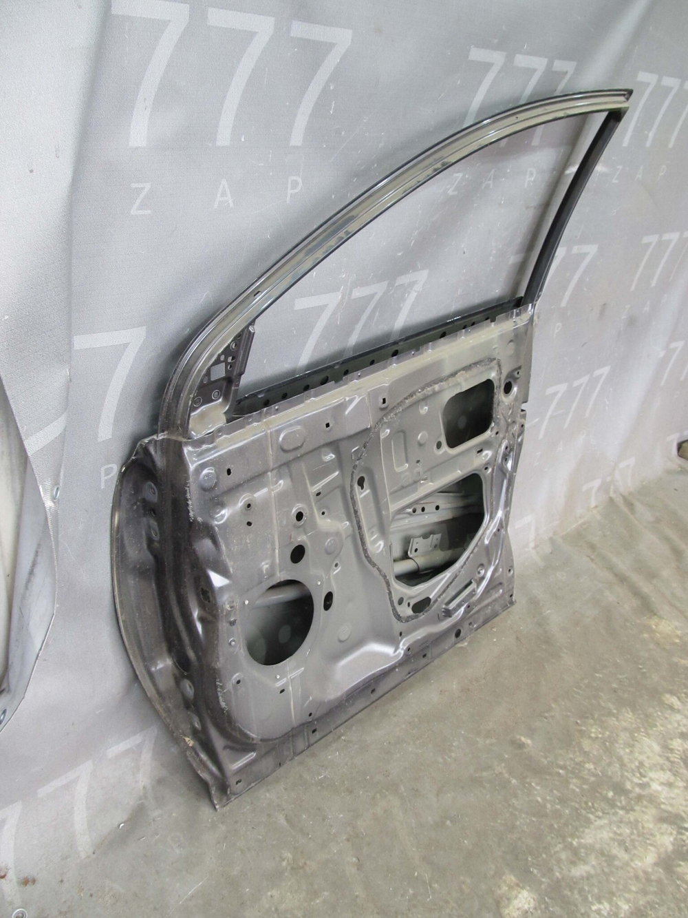Дверь передняя правая Toyota RAV4 IV (XA40) 12-19 Б/У Оригинал 6700142150