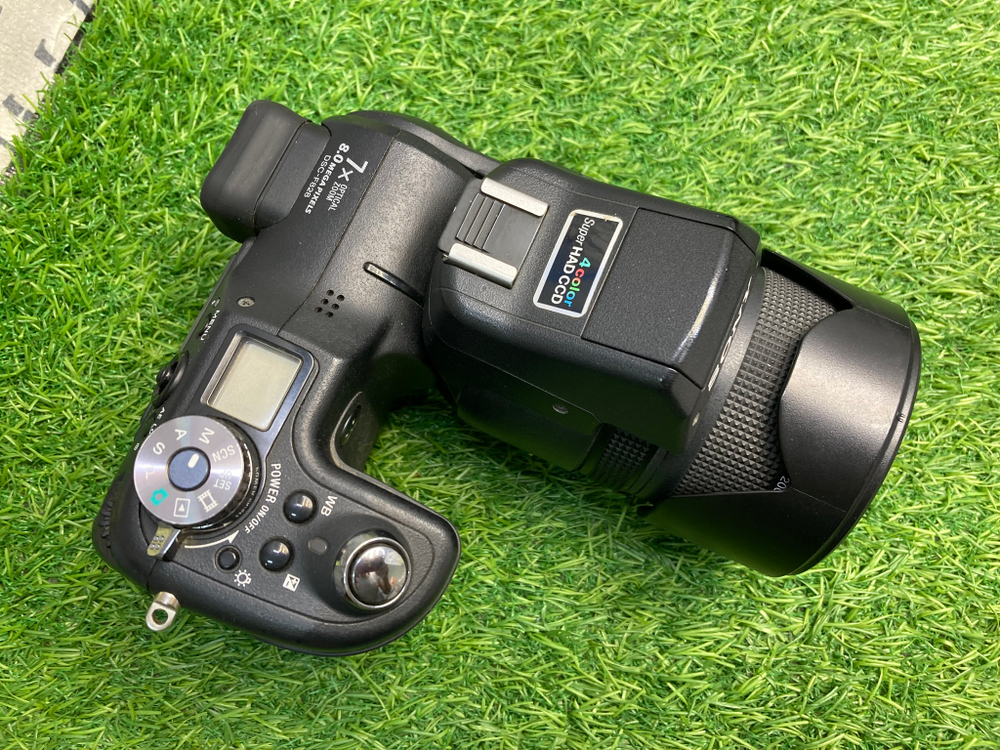 Sony Cyber-shot DSC-F828