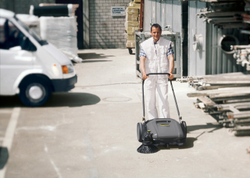 Подметальная машина Karcher KM 70/20 C