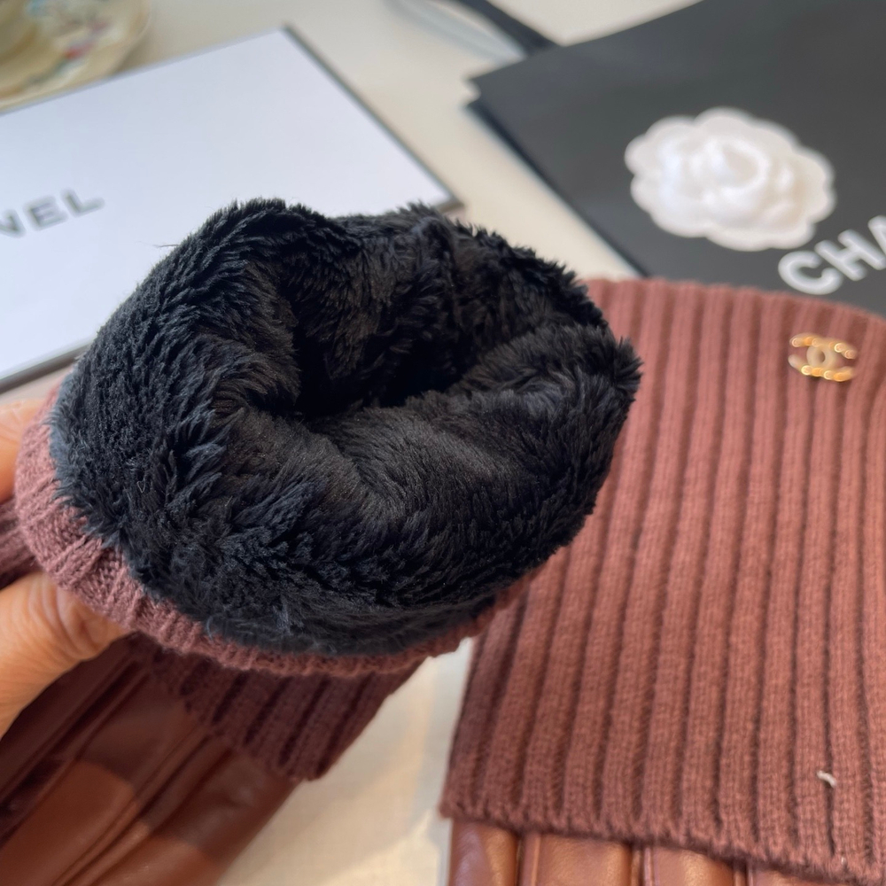 Женские перчатки Chanel — коричневые с трикотажными манжетами и монограммой — фото 4