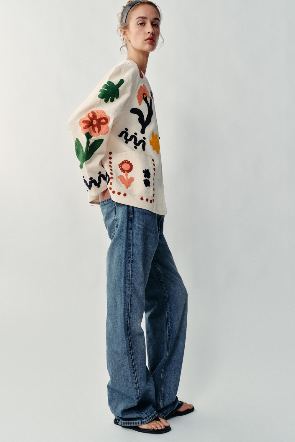 КУРТКА С ЦВЕТОЧНОЙ ВЫШИВКОЙ — ZARA
