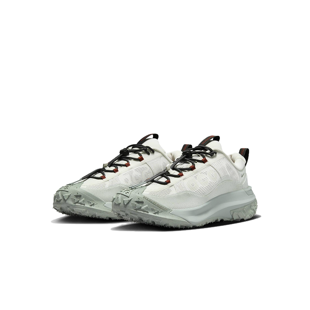 alt="Водонепроницаемая мембрана GORE-TEX и утилитарные шнурки-утяжки на Nike ACG Mountain Fly 2 Low"