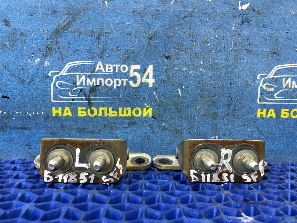 Петля багажника SUBARU FORESTER 1997-2002