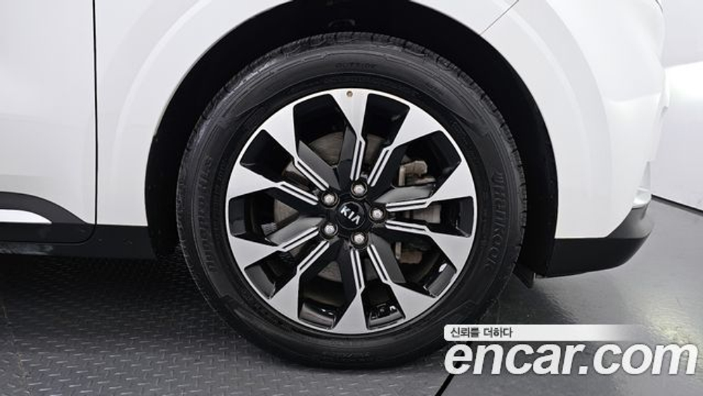 KIA Canival 9-Seater Noblesse — 2021