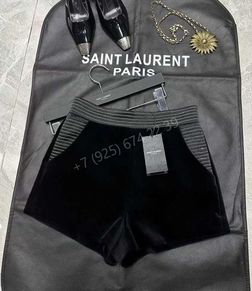 Топ Yves Saint Laurent