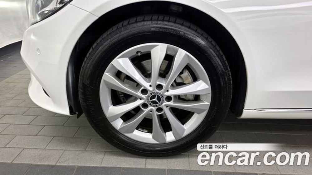 Mercedes-Benz C-Class C200 Avantgarde — 2020