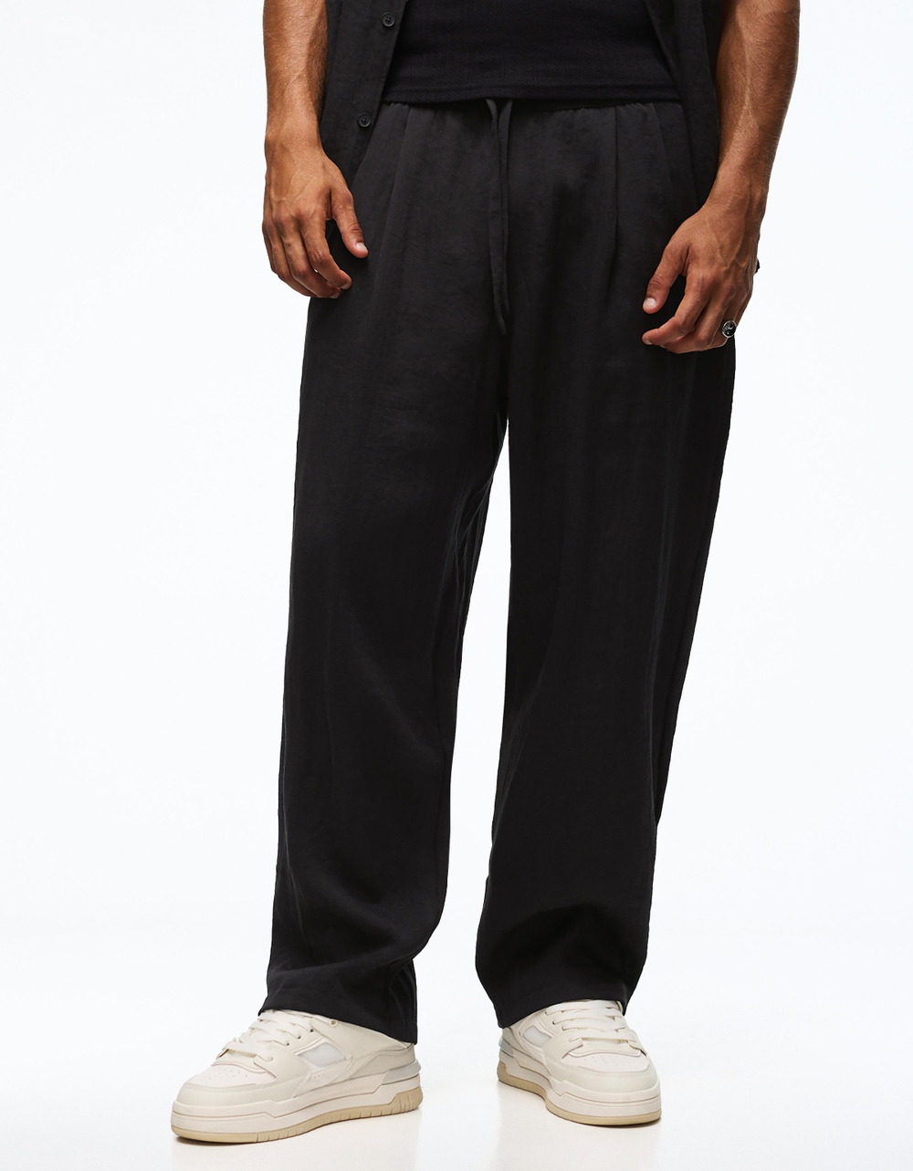 Мужские брюки baggy из рустикальной ткани - BERSHKA