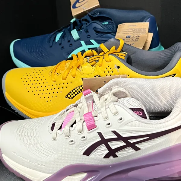 Кроссовки ASICS вновь в TENNISFIRST!