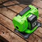 Компрессор автомобильный аккумуляторный Greenworks Арт. 3400807UB, 24V / 12V (от прикуривателя автомобиля), c АКБ 4Ач и ЗУ в сумке