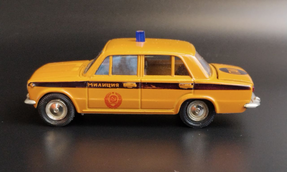 Модель автомобиля "ВАЗ 2101" (ГАИ милиция), масштаб 1:43, металл, пластик, СССР, 1980-1990 гг.