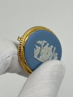 Брошь Wedgwood голубая