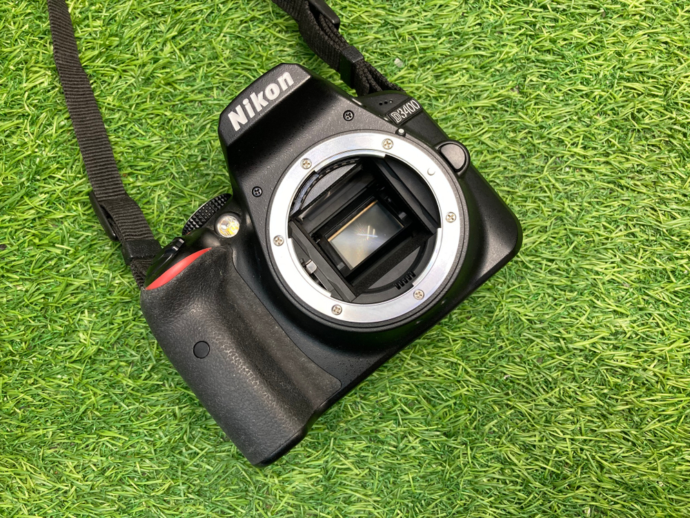 Nikon D3400 + Kit AF-P DX 18-55mm G VR 2.600 кадров