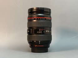 Canon EF 24-70mm 2.8L USM небольшая царапина