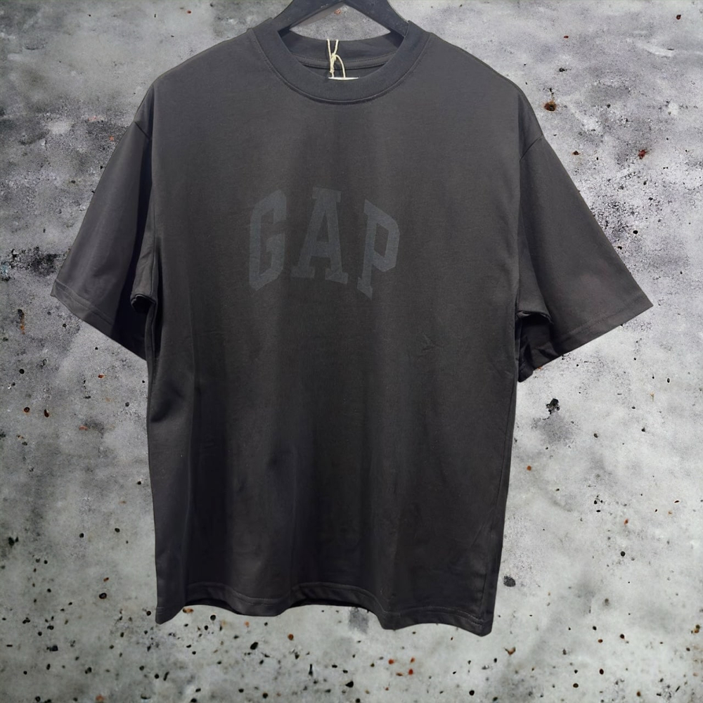 Футболка GAP x Yeezy • Черный
