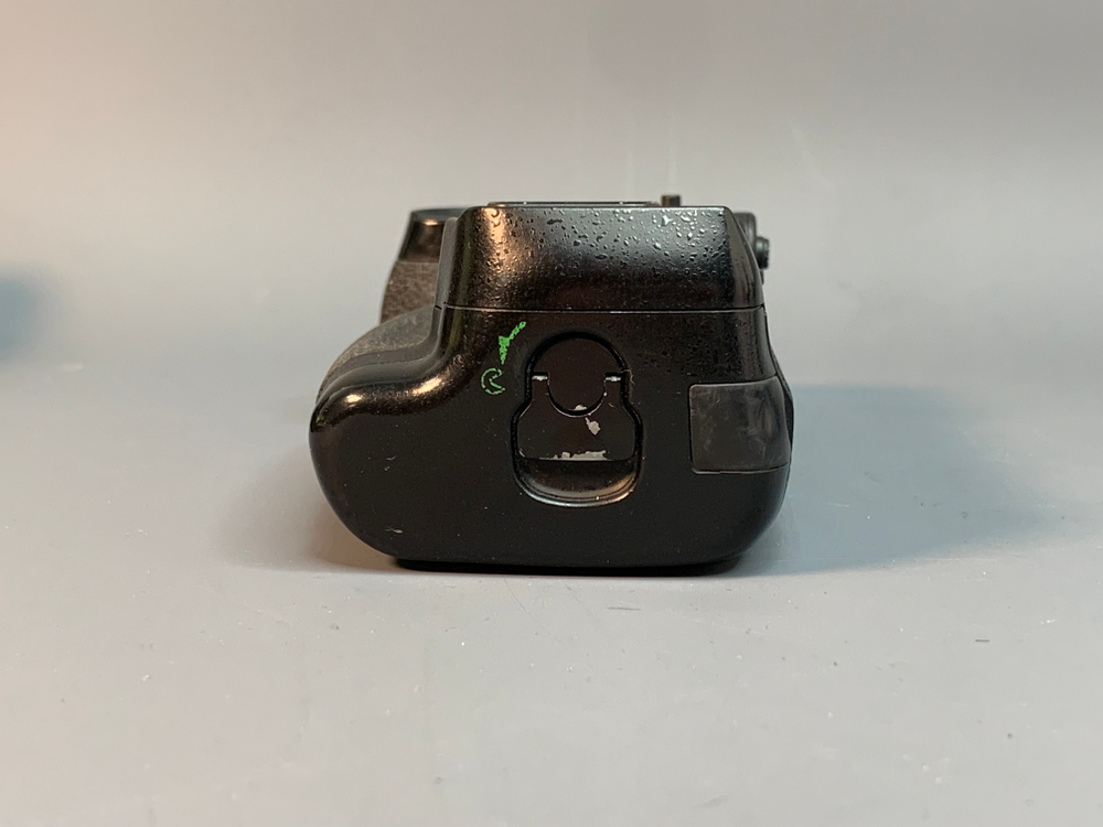 Nikon MB-D18