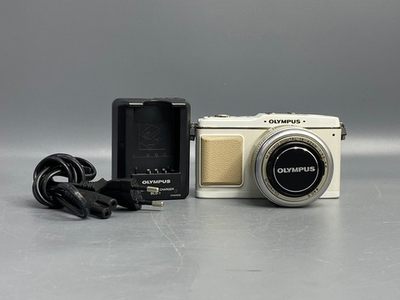 Olympus Pen E-P1 kit 14-42mm 3.5-5.6