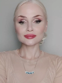 Колье Мираж с дорожкой голубых кубиков Swarovski