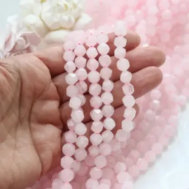 Розовый кварц, граненые бусины, 8 мм, нить, К003