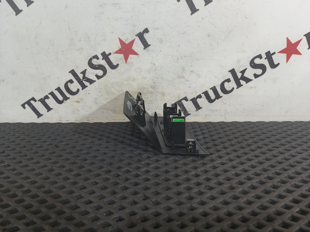Накладка торпедо USB / AUX 2019г.