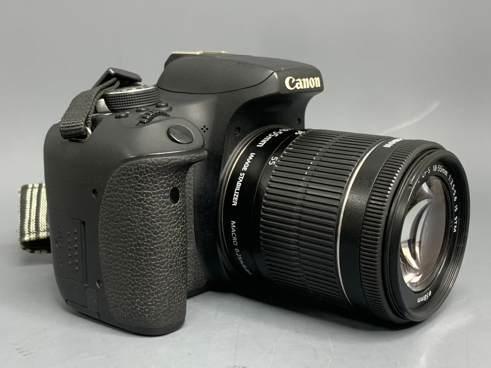 Canon 750D Kit 18-55mm IS STM 99500 кадров