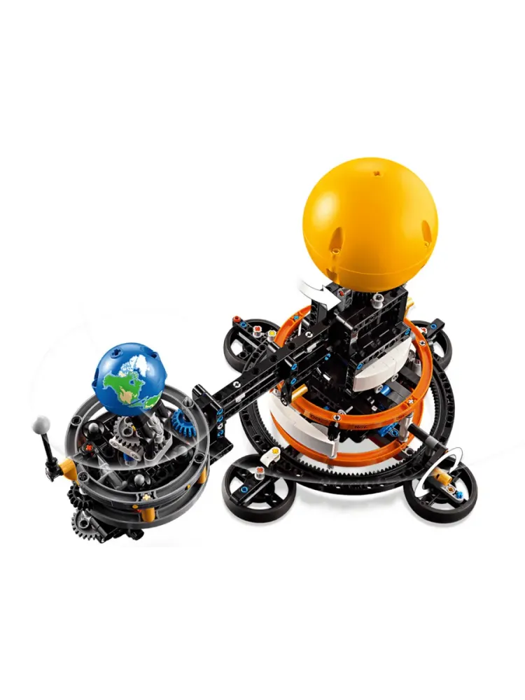 Конструктор Technic 42179 Планета Земля и Луна на орбите