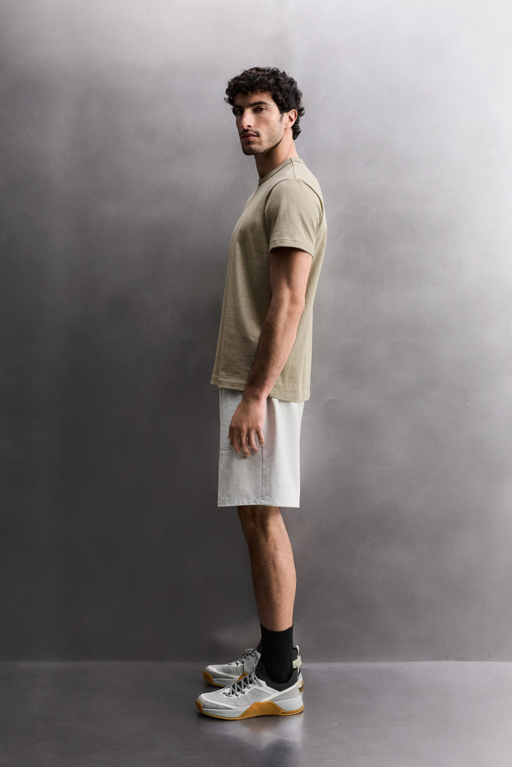ФУТБОЛКА RELAXED FIT ИЗ ПЛОТНОГО ХЛОПКА — ZARA