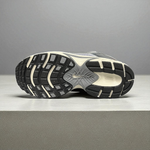 Nike V5 RNR • Silver Gray