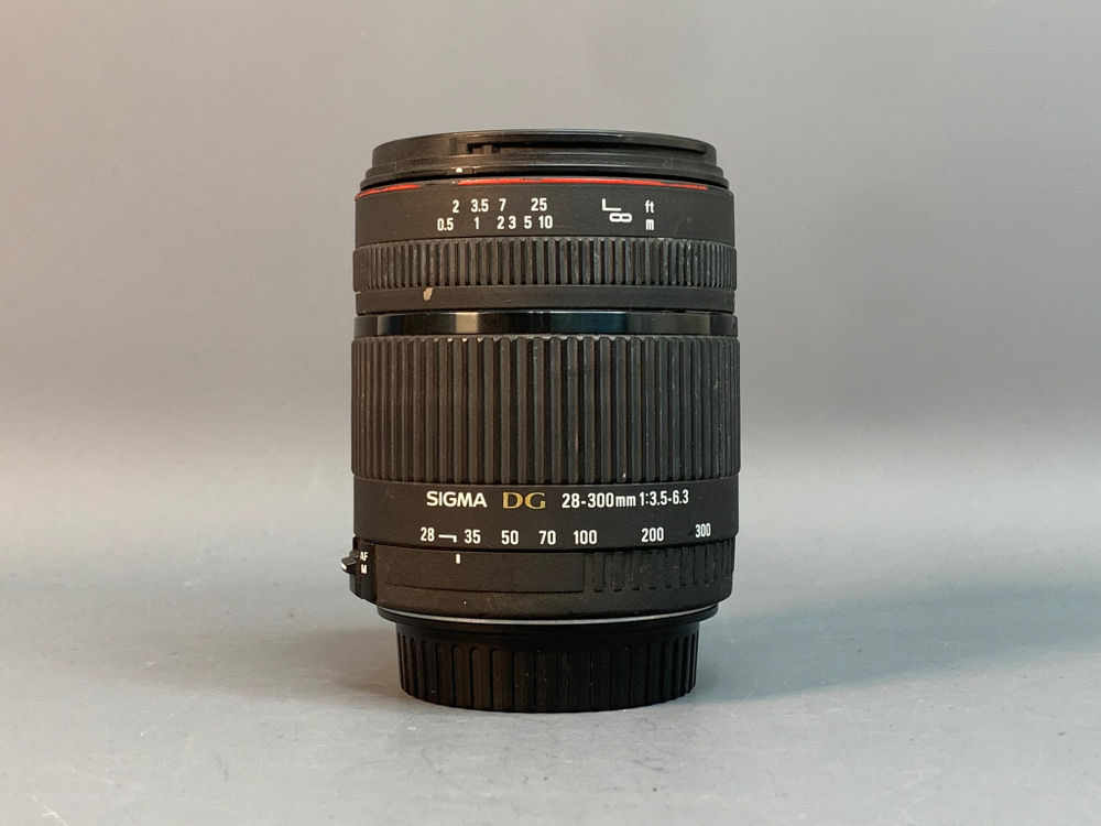 Sigma AF 28-300mm 3.5-6.3 Aspherical IF Canon EF с дефектом
