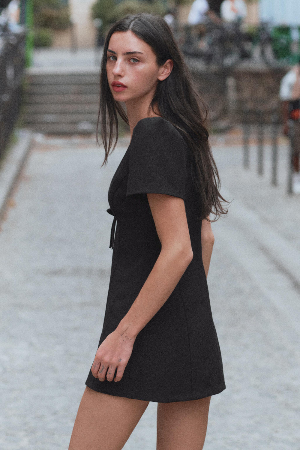 МИНИ-ПЛАТЬЕ С БАНТОМ — ZARA