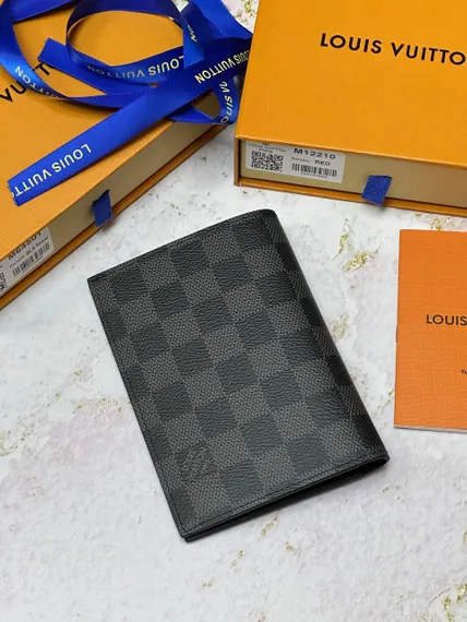 Обложка для паспорта Louis Vuitton Damier Graphite